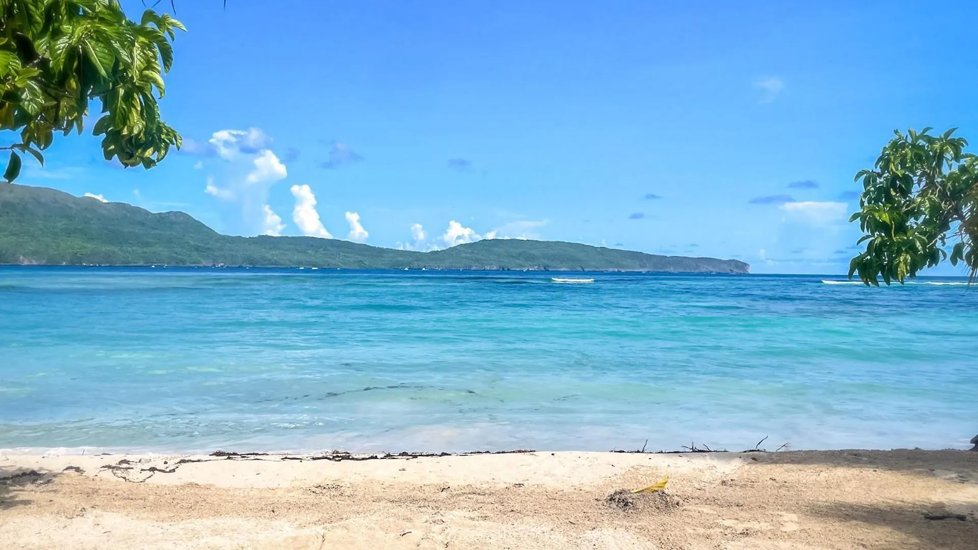 Spacious Ac Room At La Playita - Villavida Las Galeras Hotel